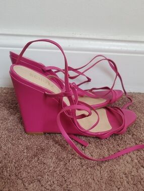 SCHUTZ Fuchsia Wrap-Strap Wedge Sandals